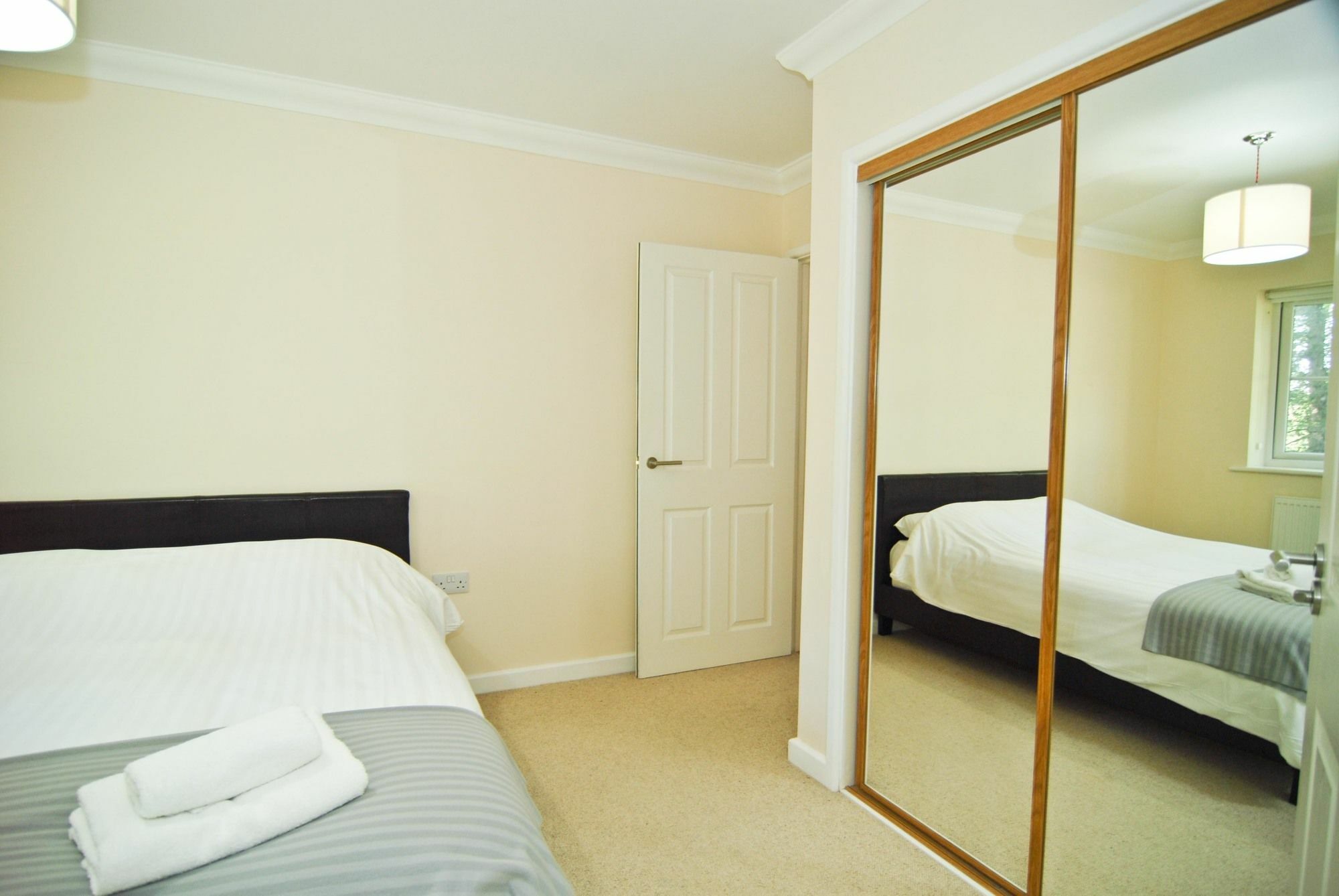 Room And Roof Southampton Serviced Apartments Luaran gambar
